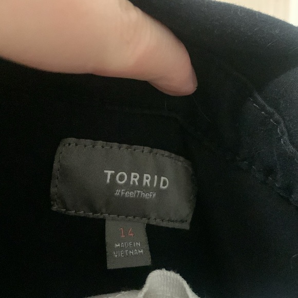 torrid 14 black short jumpsuit denim romper - Picture 4 of 4